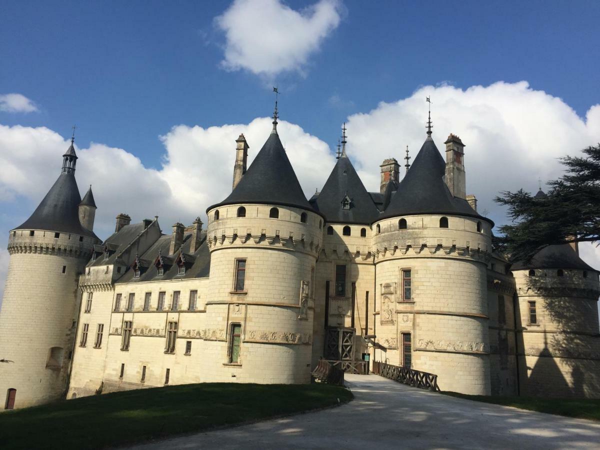 Apartamento Les Lumieres De La Loire Blois Exterior foto